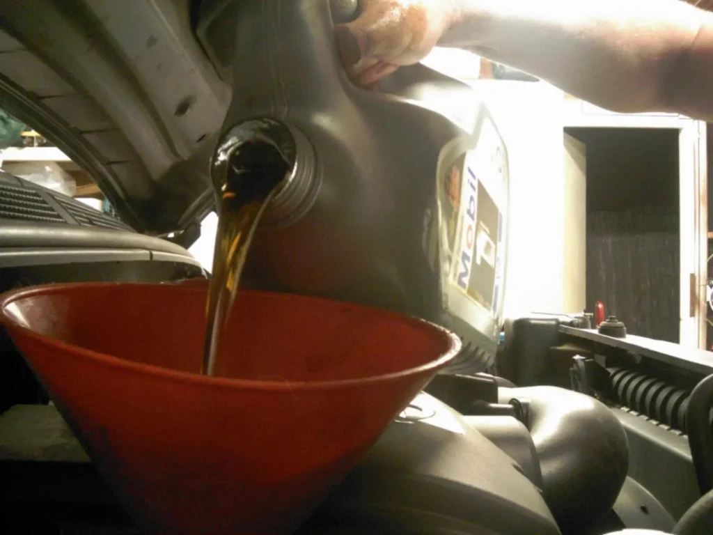 pros and cons of fully synthetic oil